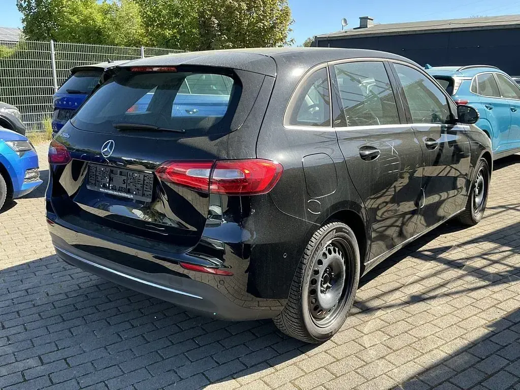 Usata Mercedes E250 218 CV (160 kW) 2022 Nero Berlina