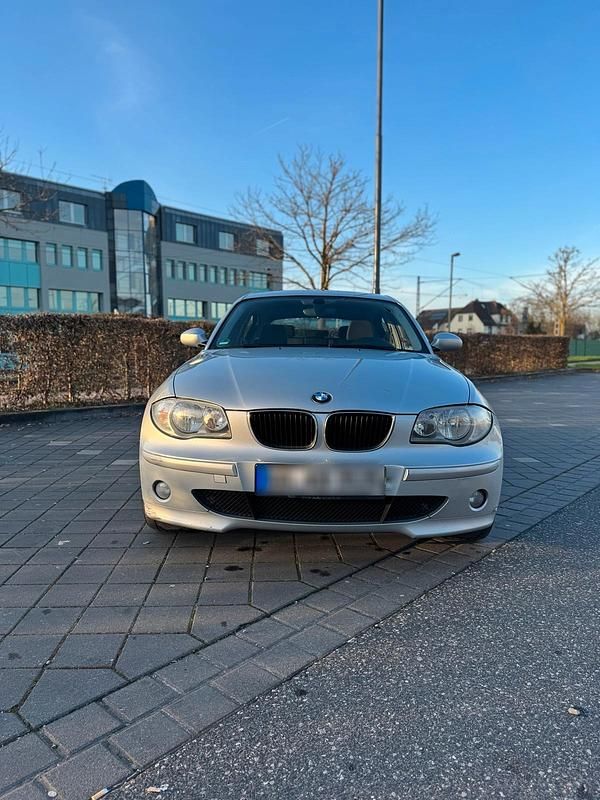 Gebraucht BMW 118 122 PS (89 kW) 2005 Silber Kleinwagen