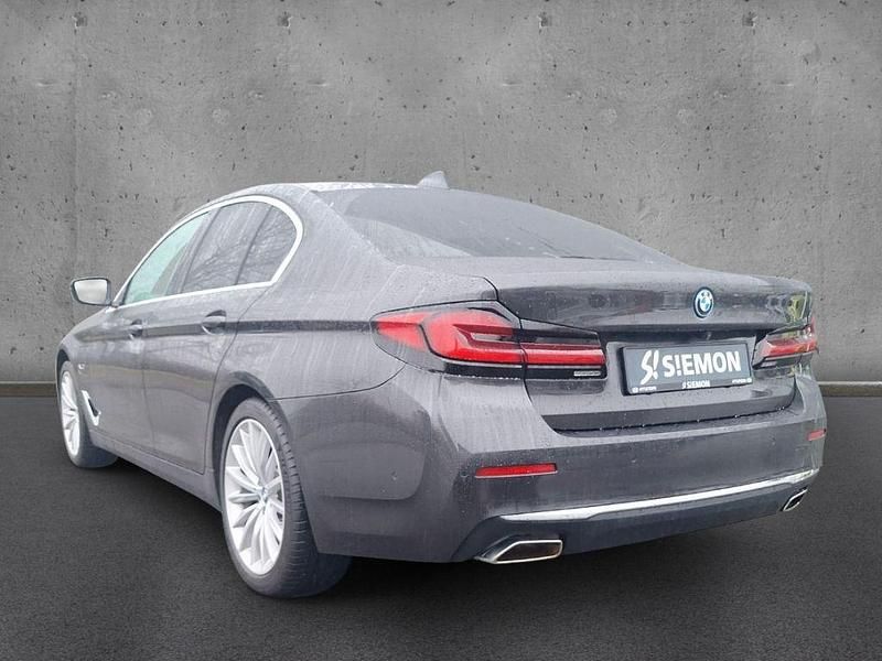 Gebraucht BMW 545e Luxury Line 286 PS (210 kW) 2022 Grau Limousine
