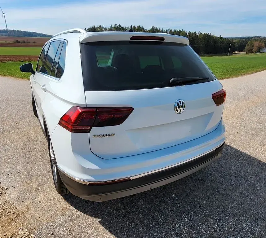 Gebraucht VW Tiguan Highline 150 PS (110 kW) 2020 Weiß SUV