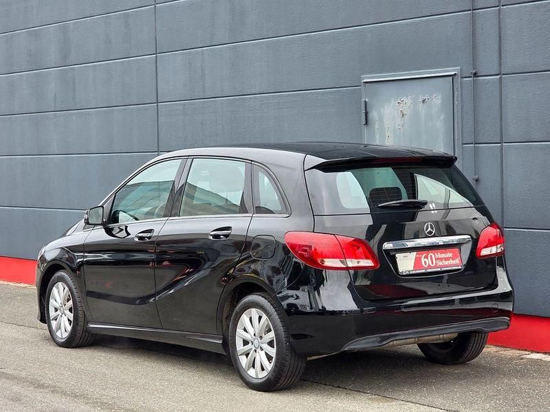 Gebraucht Mercedes B200 136 PS (100 kW) 2016 Schwarz Van / Kleinbus