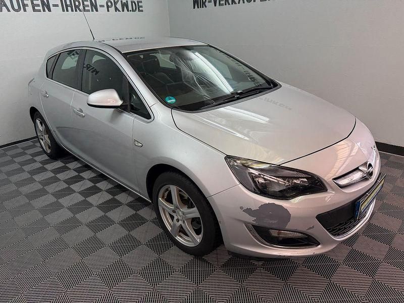 Gebraucht Opel Astra Innovation 131 PS (96 kW) 2013 Silber Limousine