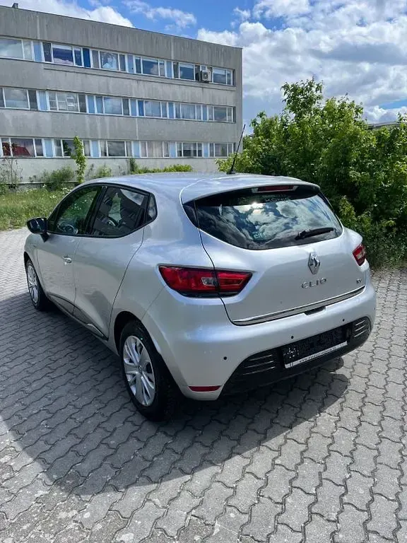 Gebraucht Renault Clio IV LIMITED 90 PS (66 kW) 2016 Silber Limousine