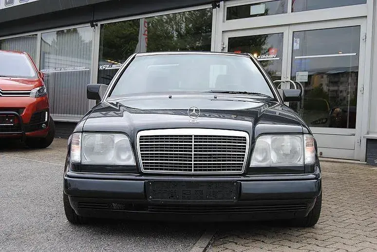 Gebraucht Mercedes 220 Sportline 150 PS (110 kW) 1993 Schwarz Coupé