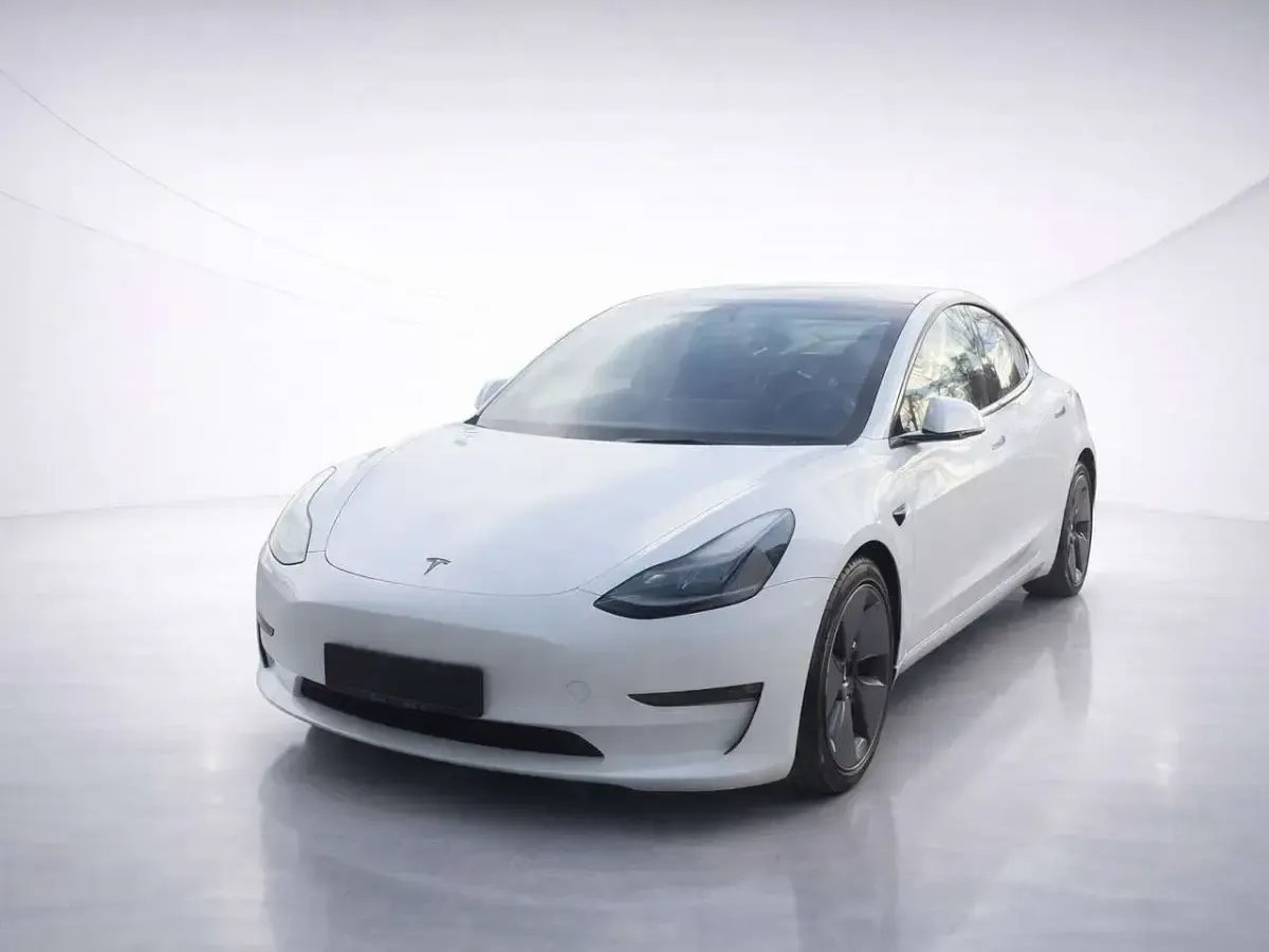 Käytetty Tesla Model 3 366 kW (498 HP) 2022 Valkoinen Sedan