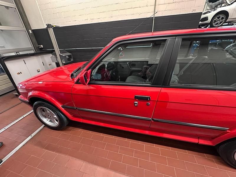 Gebraucht BMW 325 170 PS (125 kW) 1990 Rot Kombi