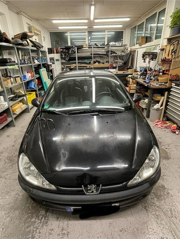 Gebraucht Peugeot 206 CC 110 PS (80 kW) 2001 Schwarz Cabrio