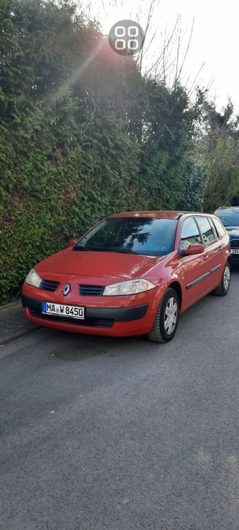 Rot Gebraucht 2004 Renault Mégane II Limousine | 900 € (Fairer Preis) - Bild 1/4