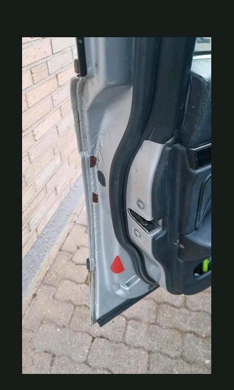 Gebraucht BMW 523 170 PS (125 kW) 2000 Silber Limousine