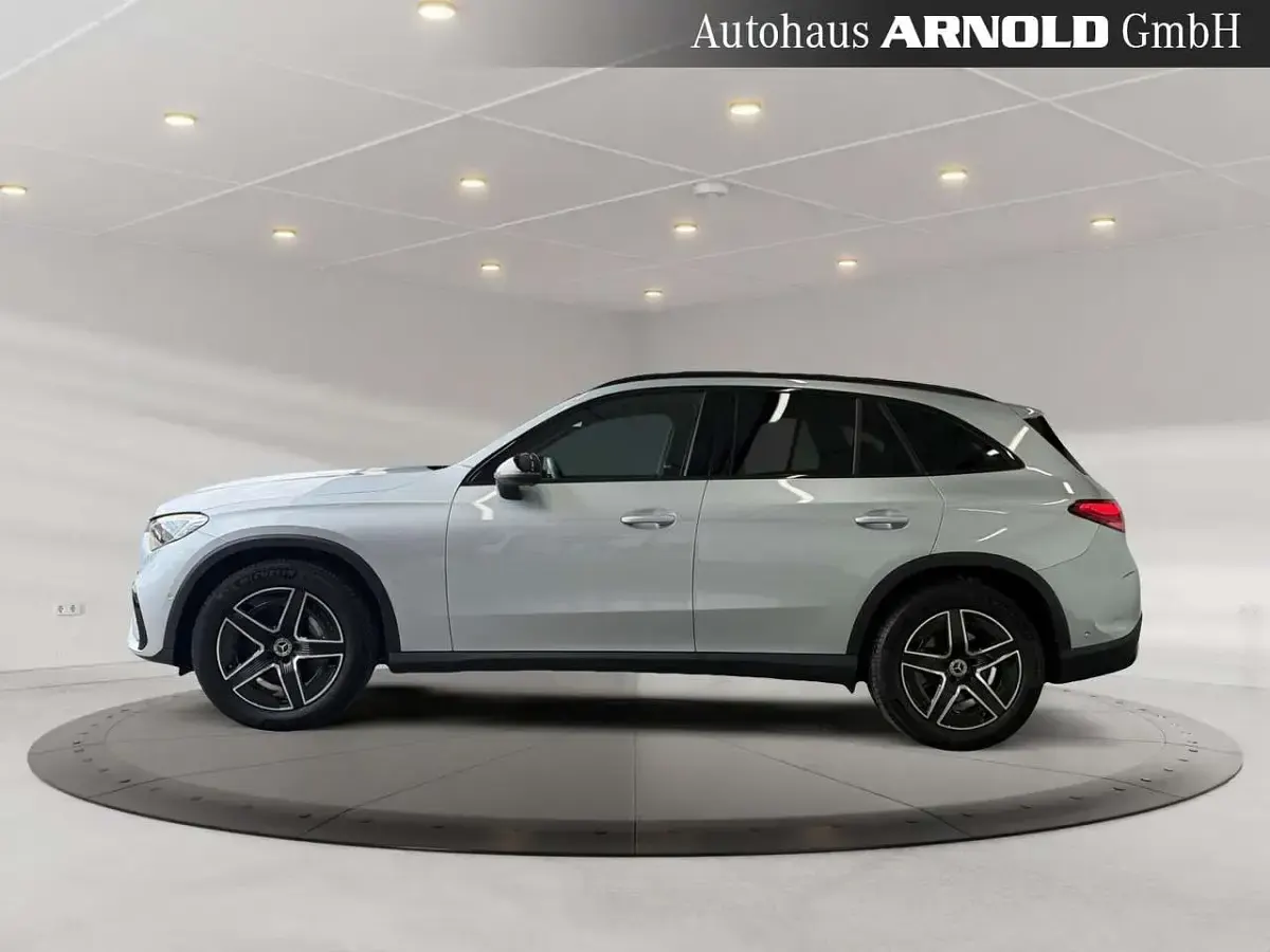 Gebraucht Mercedes GLC300 AMG line 269 PS (197 kW) 2025 Silber SUV