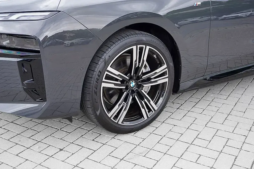 Gebraucht BMW i7 M Sport 400 kW (544 PS) 2024 Bmw individual dravitgrau Limousine