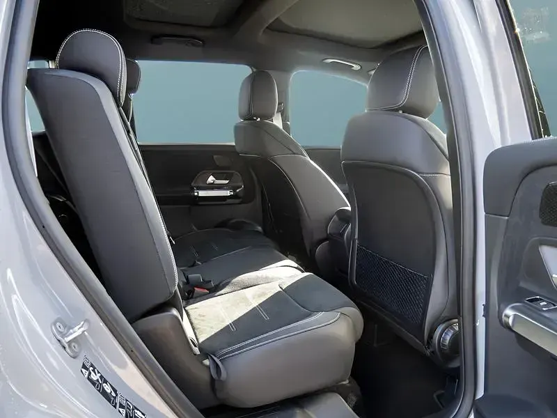 Gebraucht Mercedes GLB200 163 PS (119 kW) 2026 Grau SUV