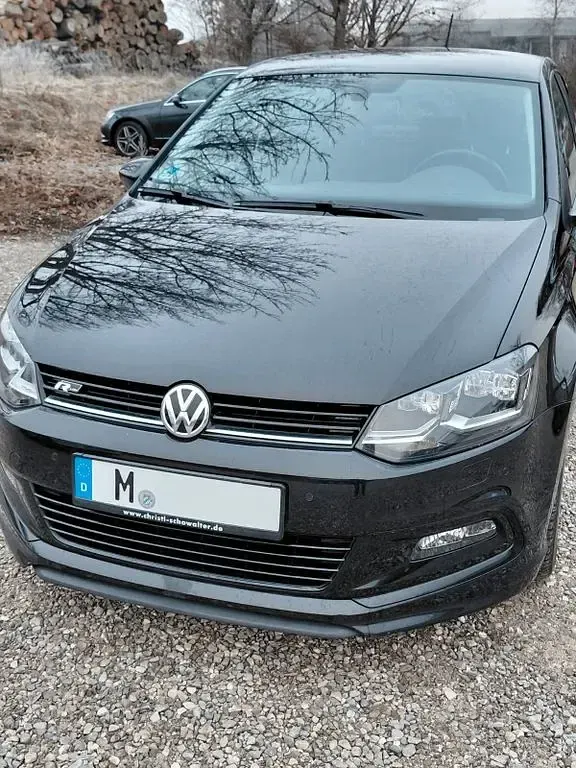 Gebraucht VW Polo Comfortline 90 PS (66 kW) 2015 Schwarz Limousine