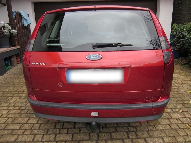 Usata Ford Focus 100 CV (73 kW) 2007 Andere farben Station wagon