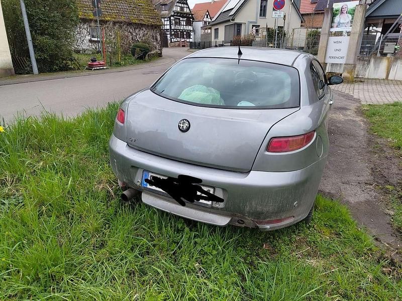 Gebraucht Alfa Romeo GT Distinctive 166 PS (122 kW) 2004 Silber Coupé