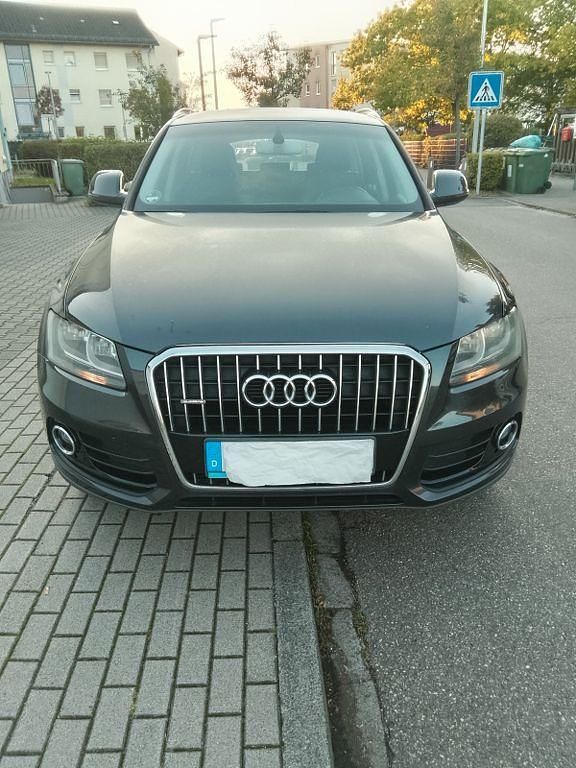Grau Gebraucht 2013 Audi Q5 SUV | 11.500 € (Superpreis) - Bild 1/4