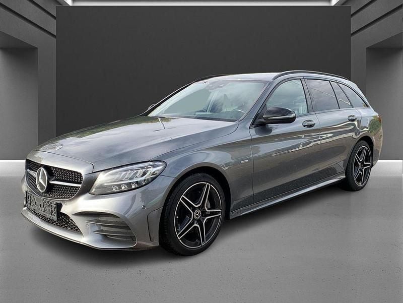 Grau Gebraucht 2021 Mercedes C220 AMG line Limousine | 17.500 € (Guter Preis) - Bild 1/4