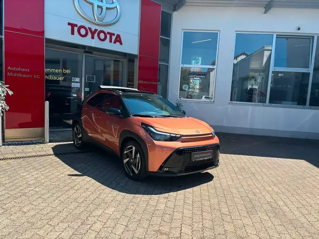 Neu Toyota Aygo X Lounge 92 PS (67 kW) 2026 Orange SUV