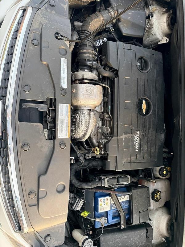 Weiß Gebraucht 2013 Chevrolet Orlando Van / Kleinbus | 7.000 € - Bild 1/4