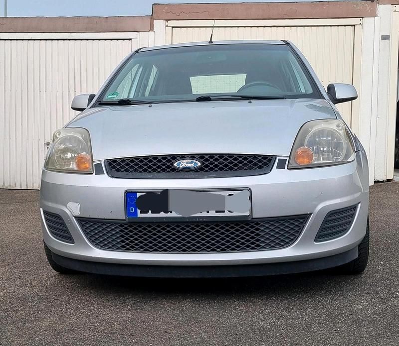 Silber Gebraucht 2007 Ford Fiesta Kleinwagen | 1.700 € (Fairer Preis) - Bild 1/4