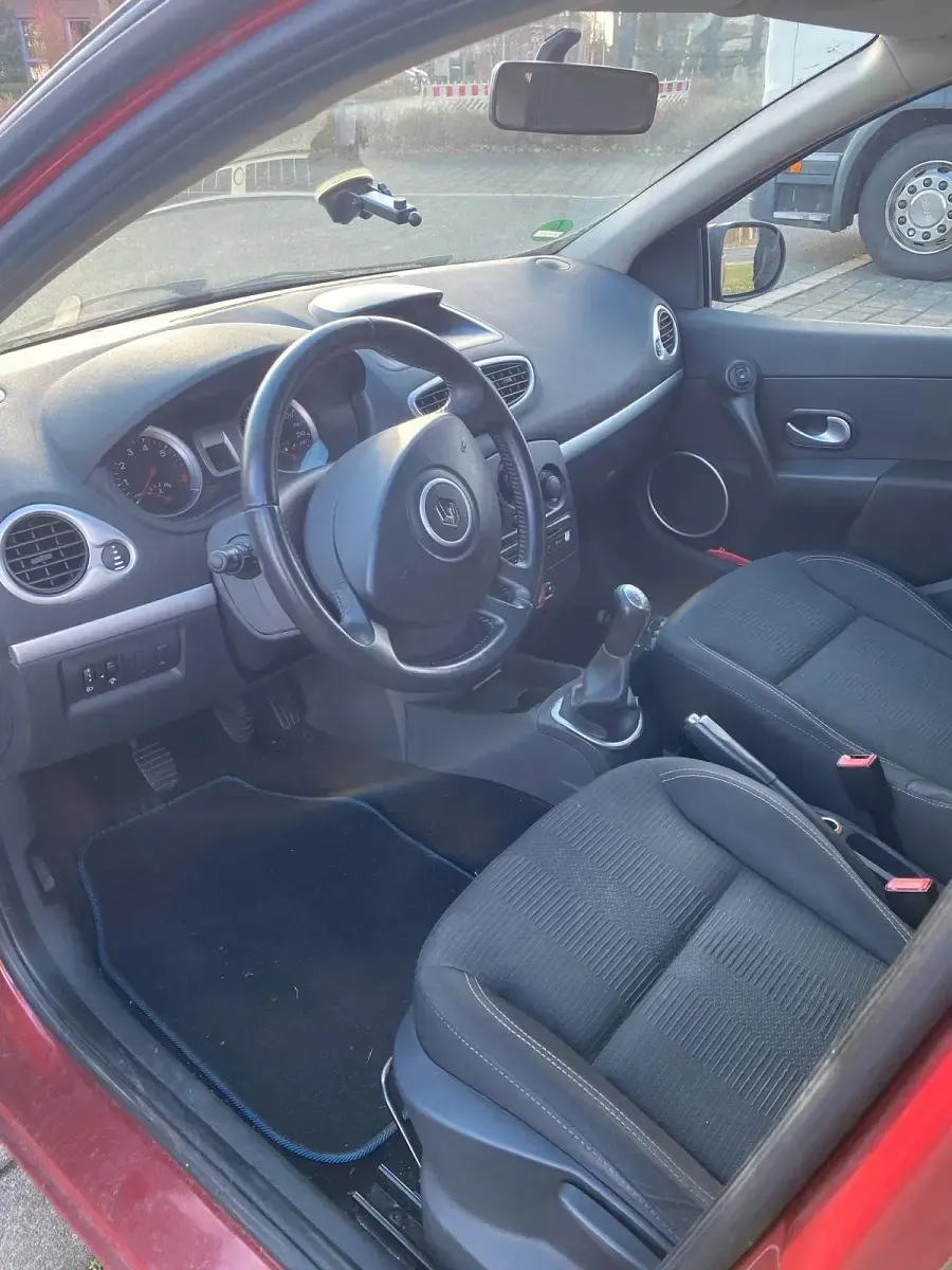 Gebraucht Renault Clio 75 PS (55 kW) 2011 Rot Kleinwagen