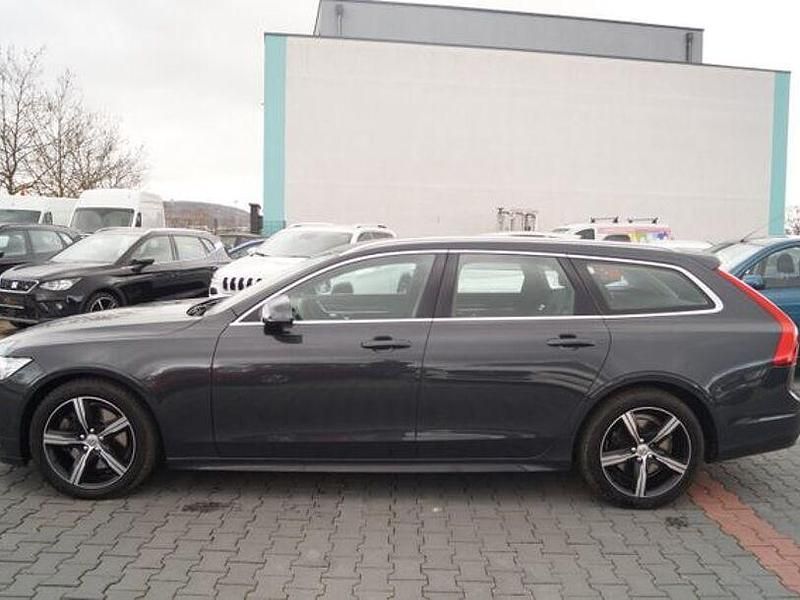 Gebraucht Volvo 360 88 PS (64 kW) 2019 Andere Limousine