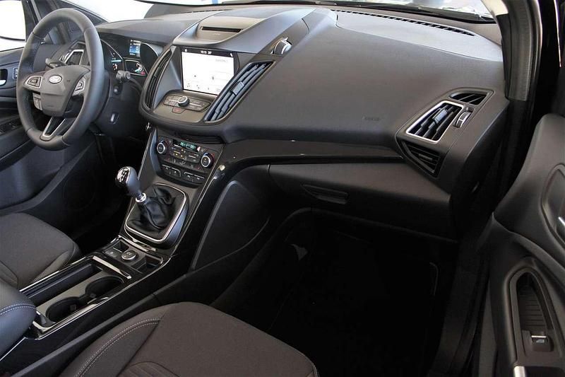 Gebraucht Ford Kuga Titanium 150 PS (110 kW) 2019 Iridiumschwarz metallic SUV