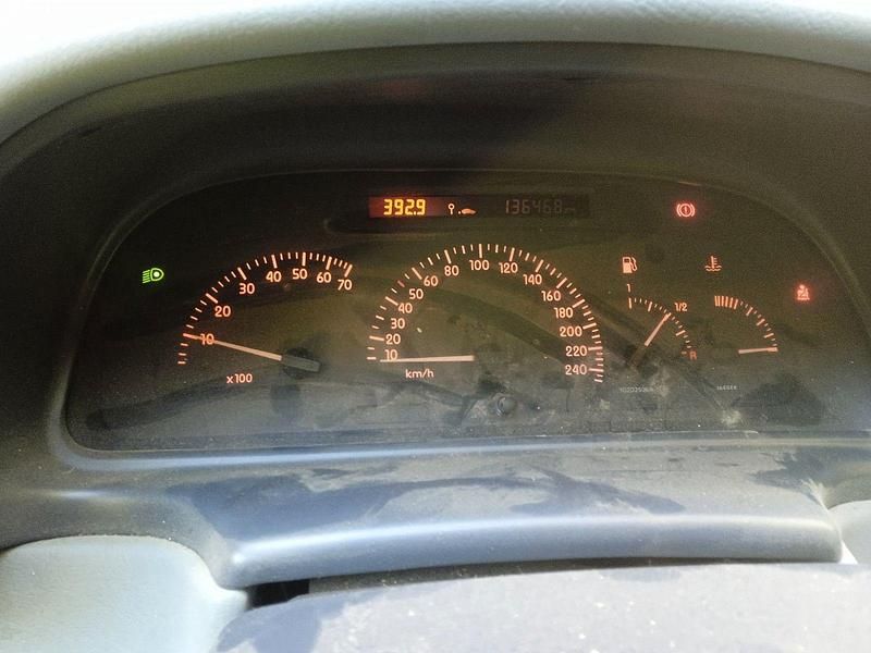 Silber Gebraucht 1999 Renault Laguna Kombi | 1.499 € - Bild 1/4