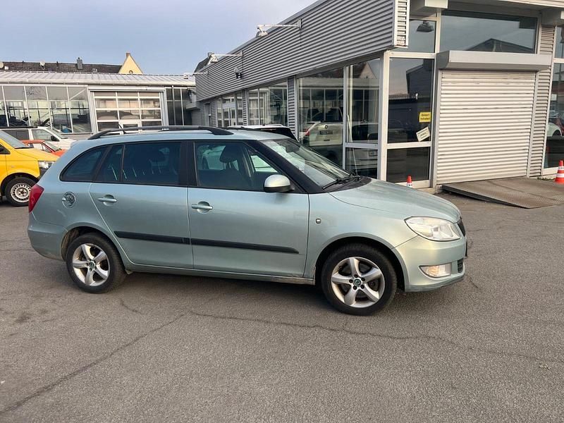 Gebraucht Skoda Fabia Family 105 PS (77 kW) 2012 Grün Kombi