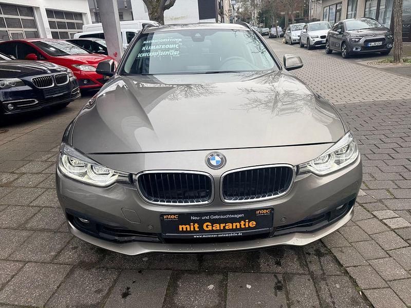 Gebraucht BMW 330 Advantage 252 PS (185 kW) 2018 Silber Kombi