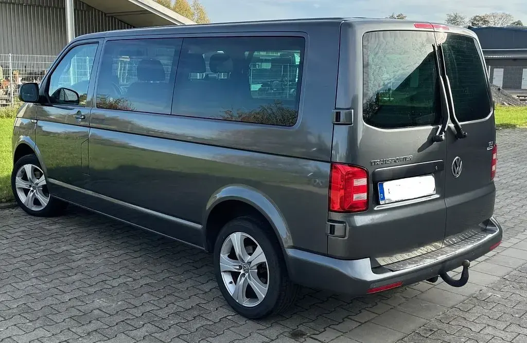 Gebraucht VW T6 150 PS (110 kW) 2015 Grau Van