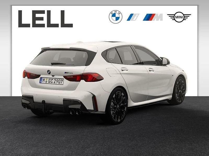 Gebraucht BMW M135 Performance 300 PS (220 kW) 2025 Weiß Kleinwagen