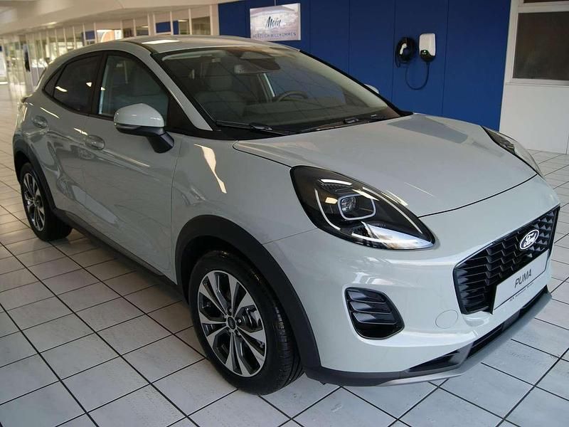 Neu Ford Puma Titanium 125 PS (91 kW) 2025 Cactus gray SUV