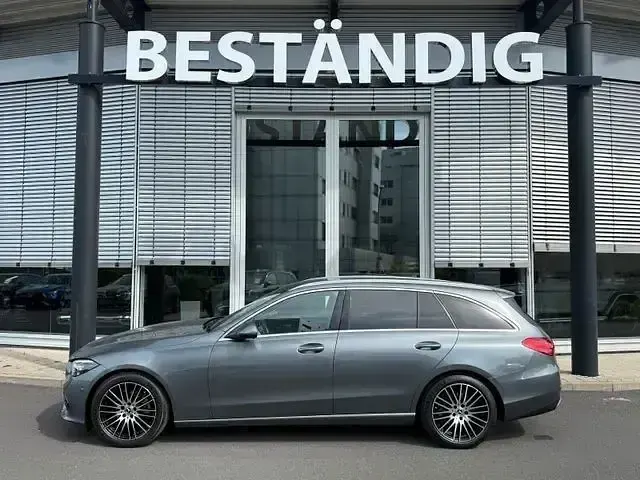 Gebraucht Mercedes C180 Avantgarde 170 PS (125 kW) 2024 Grau Limousine