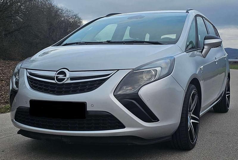 Gebraucht Opel Zafira Tourer Active 140 PS (102 kW) 2015 Argon silber/ice silver Van / Kleinbus
