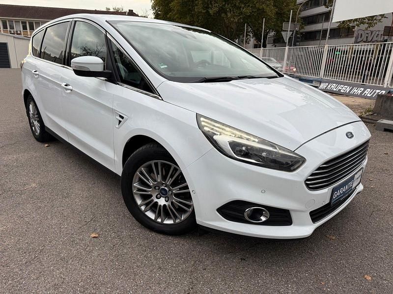 Gebraucht Ford S-MAX Titanium 179 PS (131 kW) 2016 Weiß Van / Kleinbus