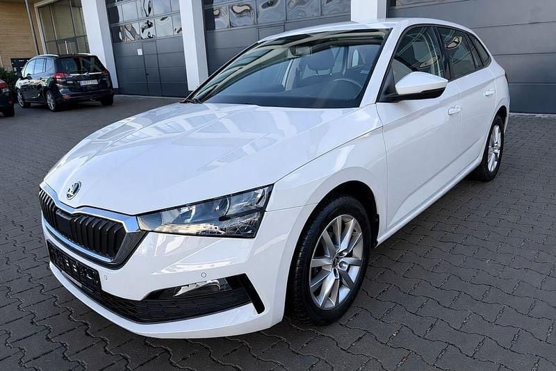 Gebraucht Skoda Scala Ambition 90 PS (66 kW) 2020 Weiß Kleinwagen