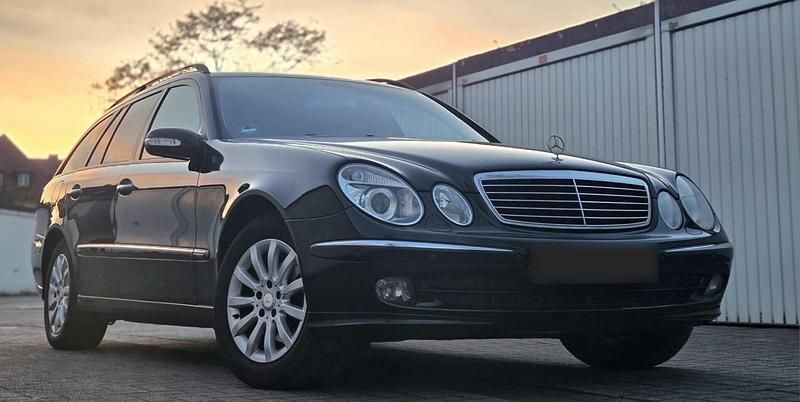 Gebraucht Mercedes E280 Avantgarde 190 PS (139 kW) 2005 Schwarz Kombi