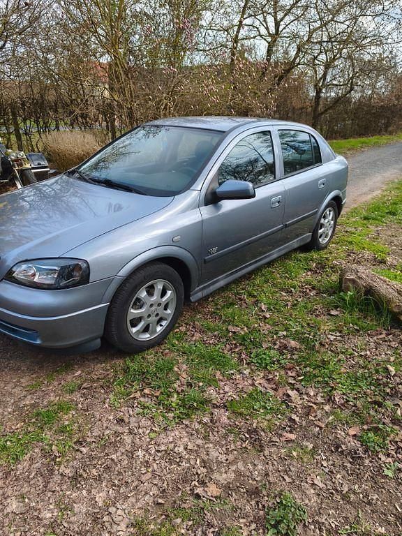 Używany Opel Astra Njoy 103 KM (75 kW) 2003 Srebrny Sedan/Limuzyna