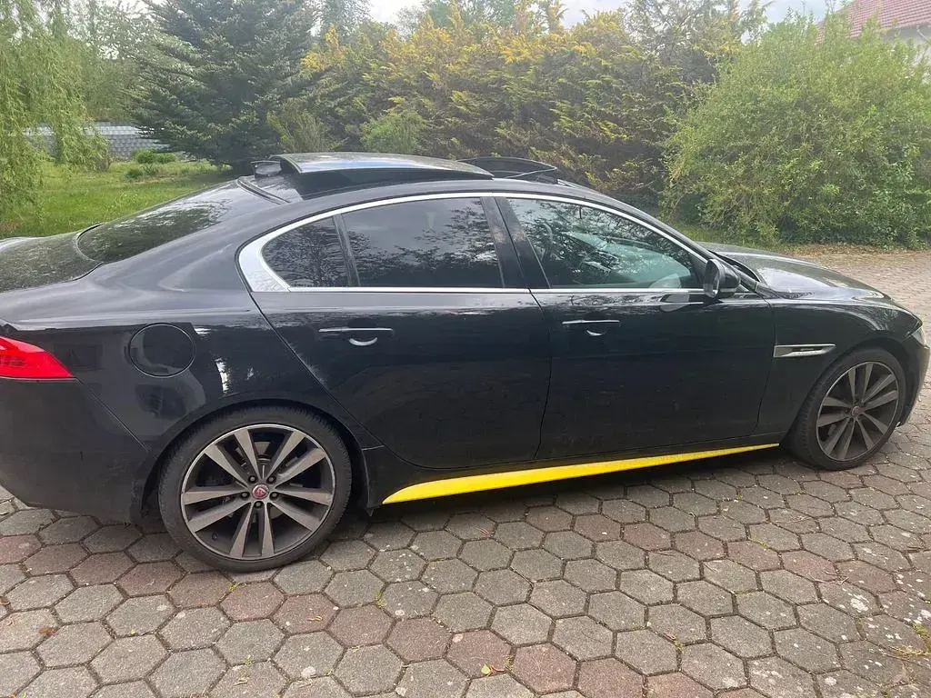 Gebraucht Jaguar XE R-Sport 179 PS (131 kW) 2017 Schwarz Limousine