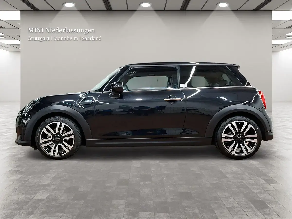 Gebraucht Mini Cooper 136 PS (100 kW) 2023 Schwarz Kleinwagen