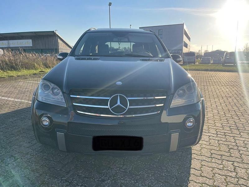 Schwarz Gebraucht 2006 Mercedes ML63 AMG AMG SUV | 14.599 € (Superpreis) - Bild 1/4