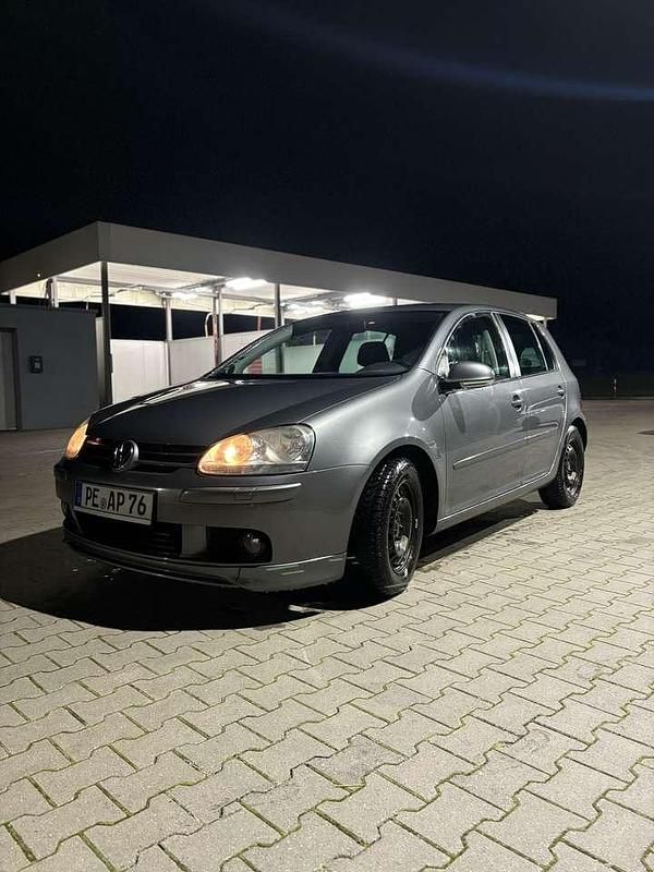 Grau Gebraucht 2007 VW Golf Sportline Limousine | 3.799 € (Fairer Preis) - Bild 1/4