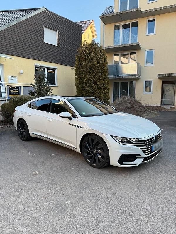Gebraucht VW Arteon R-line 240 PS (176 kW) 2018 Weiß Kleinwagen