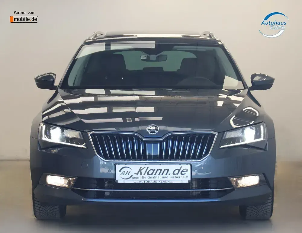 Gebraucht Skoda Superb Style 190 PS (139 kW) 2016 Grau Kombi