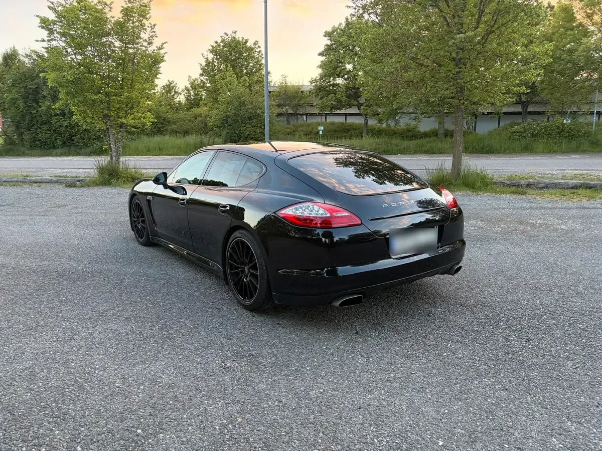 Gebraucht Porsche Panamera 299 PS (219 kW) 2013 Schwarz Kleinwagen
