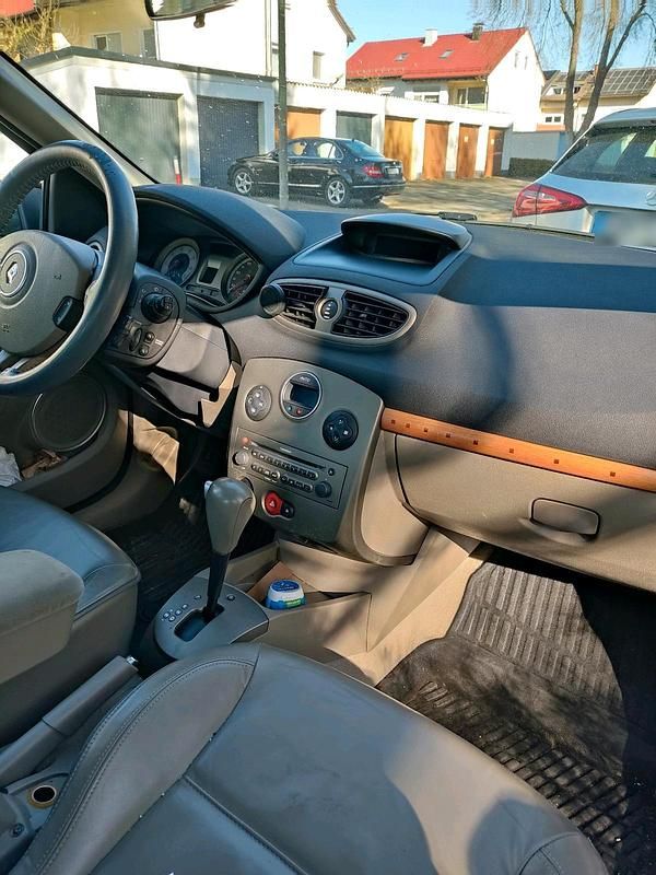 Gebraucht Renault Clio II 116 PS (85 kW) 2006 Gold Kleinwagen