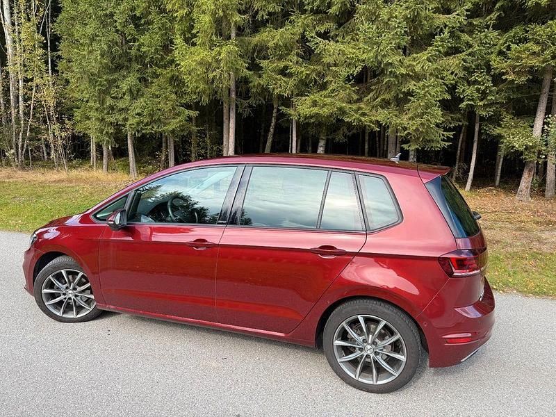Rot Gebraucht 2020 VW Golf Sportsvan United Van / Kleinbus | 19.500 € (Fairer Preis) - Bild 1/4