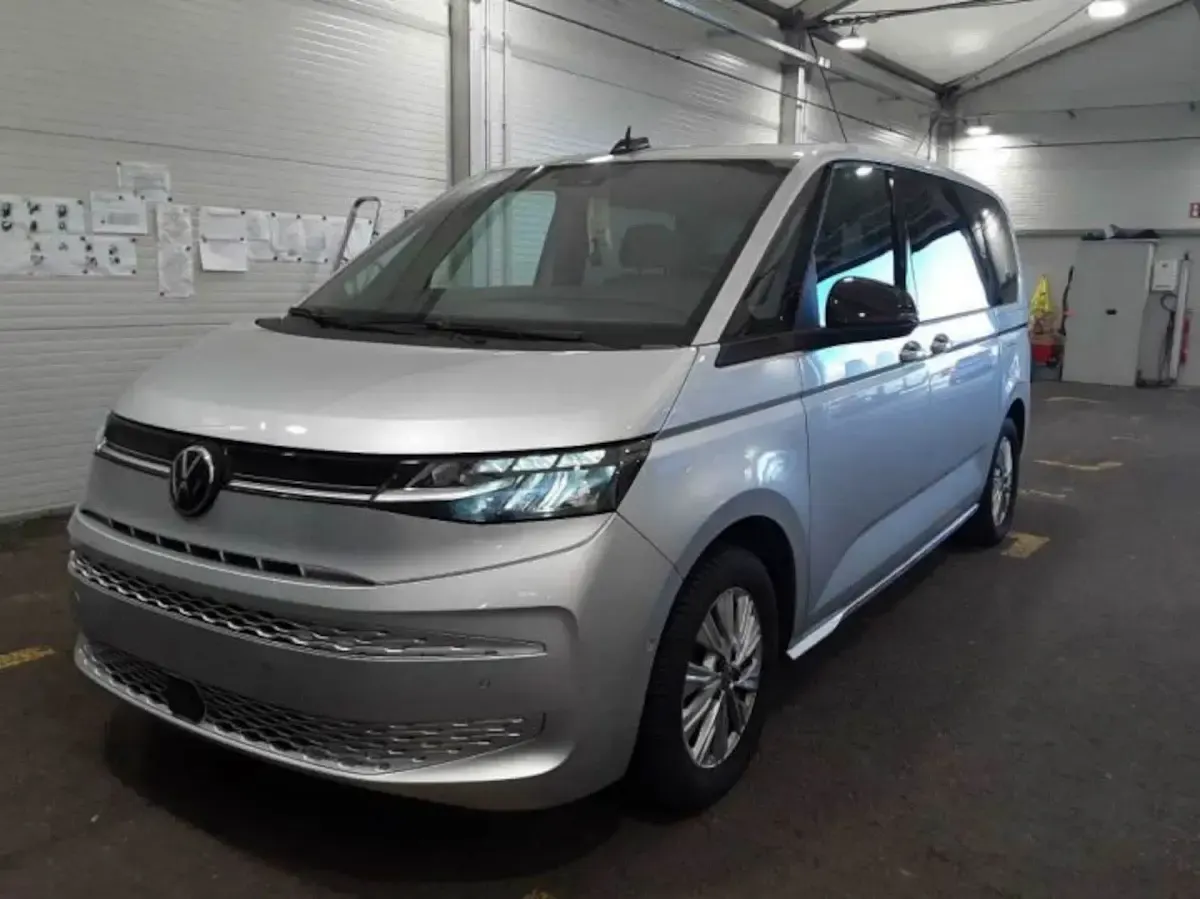 Używany VW Multivan S 150 KM (110 kW) 2024 Srebrny Minivan