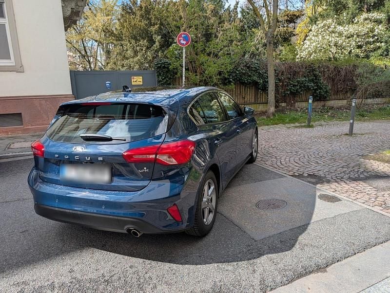 Usata Ford Focus 150 CV (110 kW) 2019 Blu Berlina